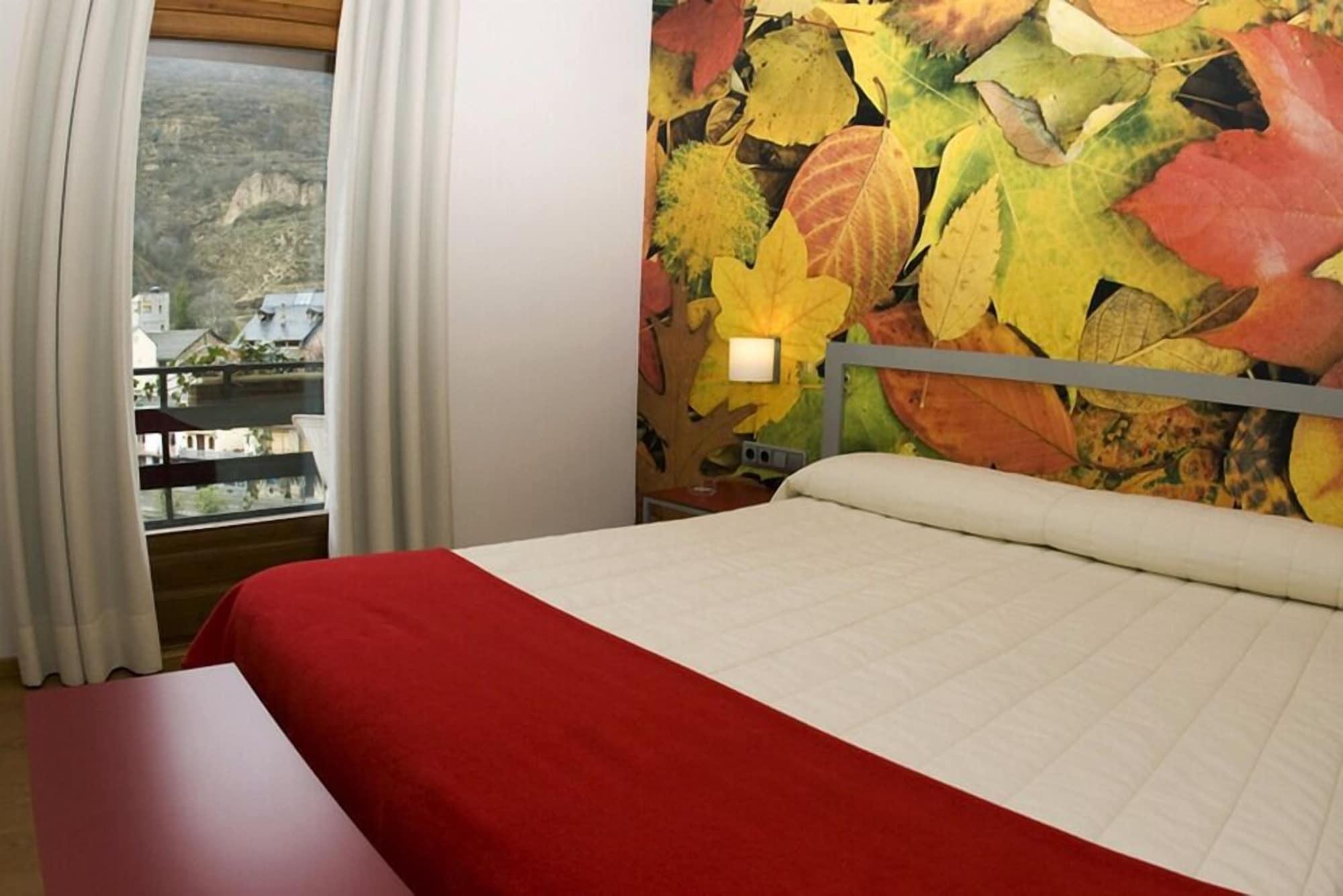 Hotel Restaurant Pessets & Spa Сорт Экстерьер фото