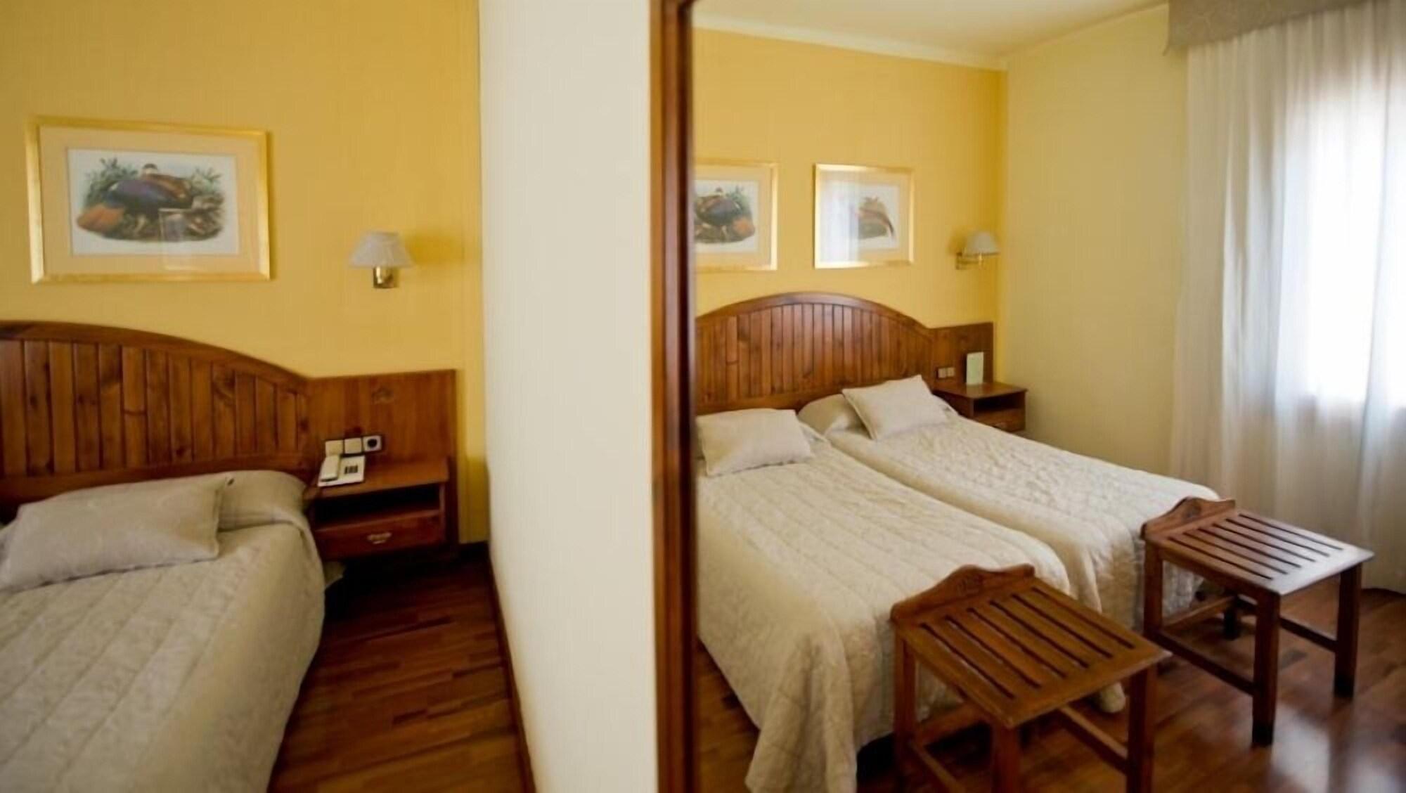 Hotel Restaurant Pessets & Spa Сорт Экстерьер фото
