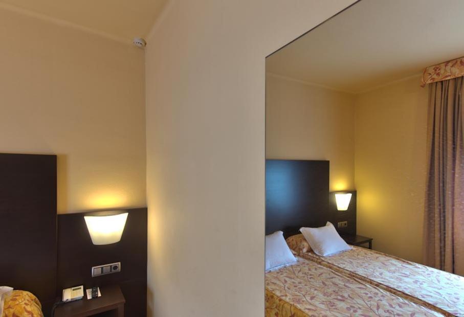 Hotel Restaurant Pessets & Spa Сорт Экстерьер фото