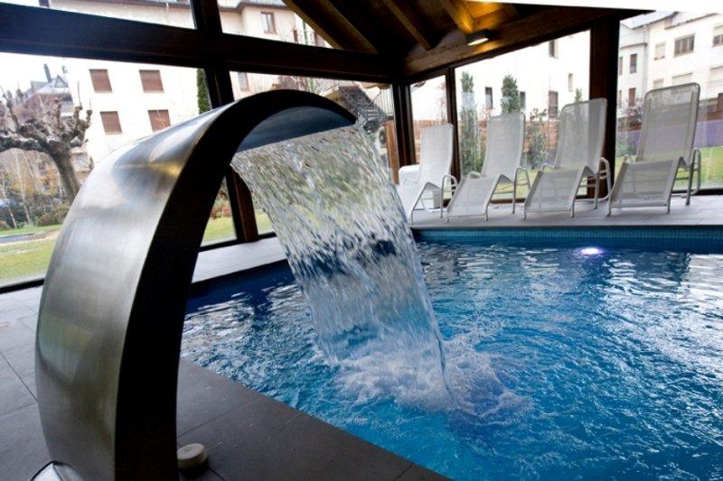 Hotel Restaurant Pessets & Spa Сорт Экстерьер фото