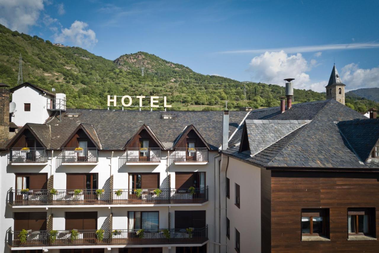 Hotel Restaurant Pessets & Spa Сорт Экстерьер фото