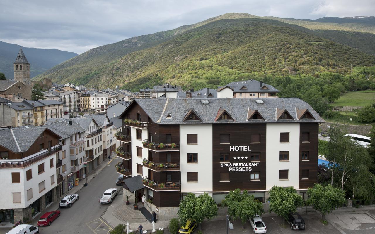 Hotel Restaurant Pessets & Spa Сорт Экстерьер фото