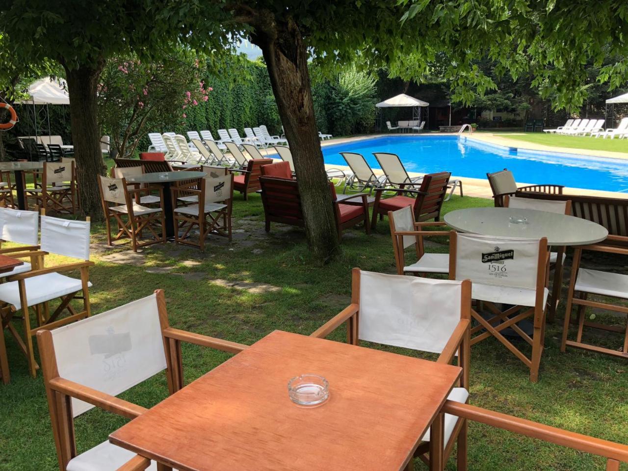 Hotel Restaurant Pessets & Spa Сорт Экстерьер фото
