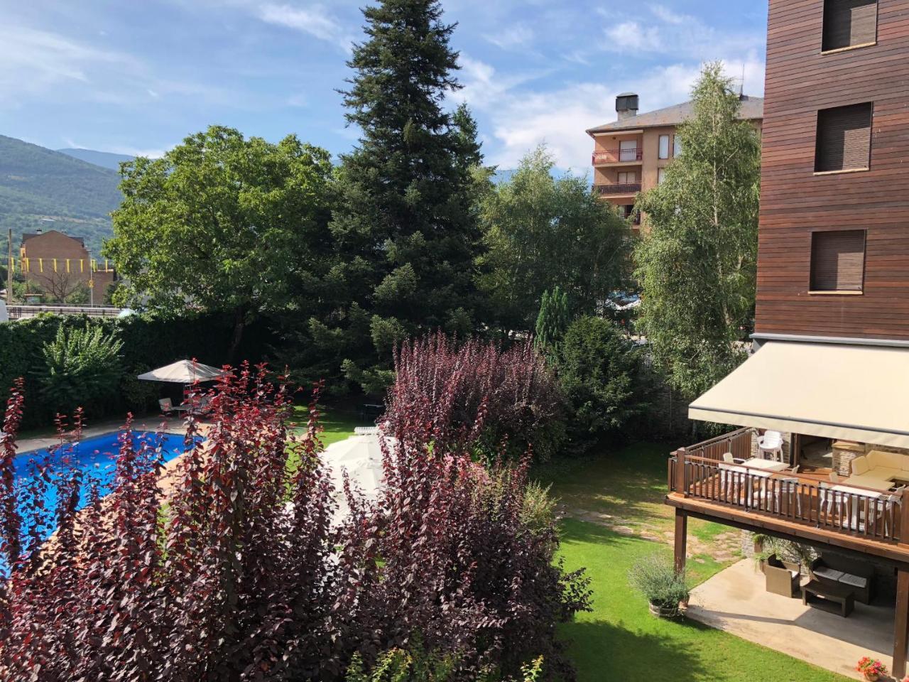 Hotel Restaurant Pessets & Spa Сорт Экстерьер фото