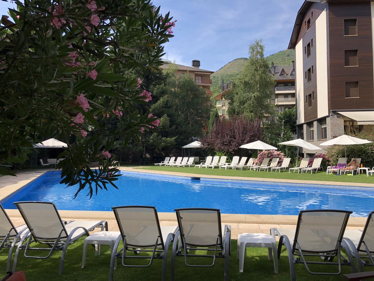 Hotel Restaurant Pessets & Spa Сорт Экстерьер фото