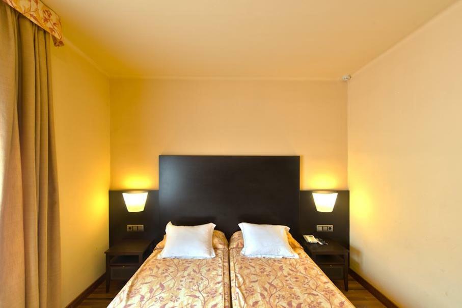 Hotel Restaurant Pessets & Spa Сорт Экстерьер фото